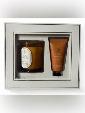 THRESHOLD CANDLE & HAND CREAM GIFT SET 
VANILLA PUMPKIN SCENT